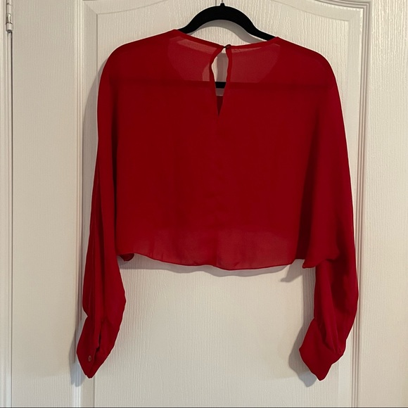 Vicolo Cropped Chiffon Batwing Blouse - Picture 6 of 7